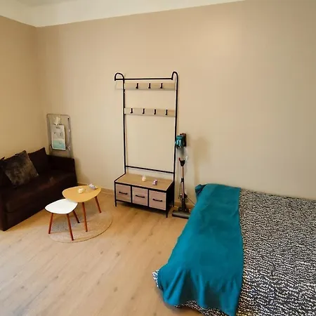 En Rdc Climatise A 100m Des Cures